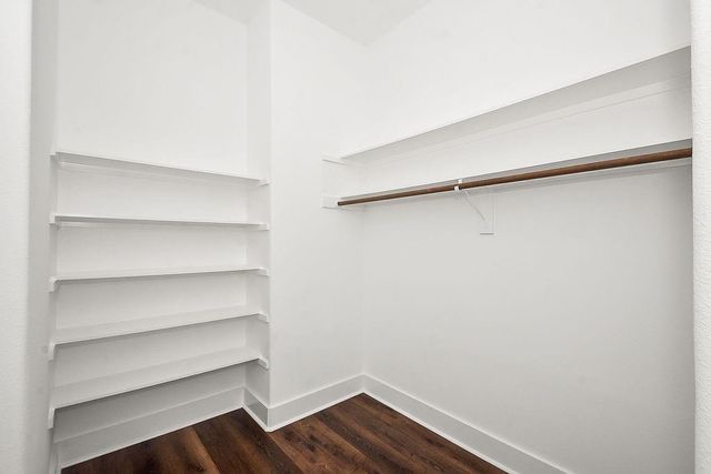 1121 W 17th Street B, Houston, TX 77008