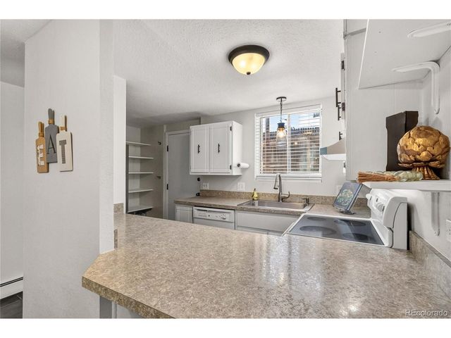 1390 Everett Ct 3-111, Lakewood, CO 80215
