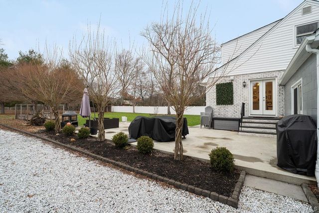 186 Lake Avenue, Saint James, NY 11780