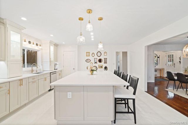 186 Lake Avenue, Saint James, NY 11780