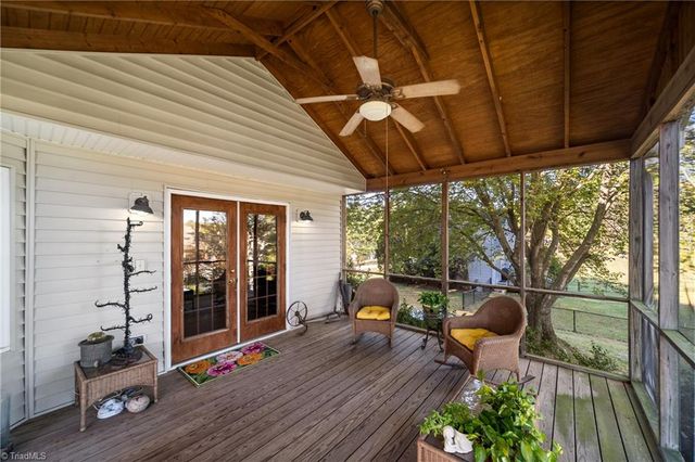 816 Newington Drive, Clemmons, NC 27012
