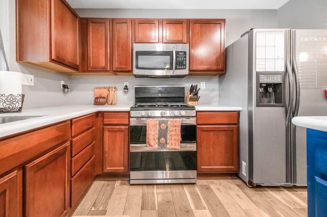 4715 W Elkhorn Avenue, Visalia, CA 93277