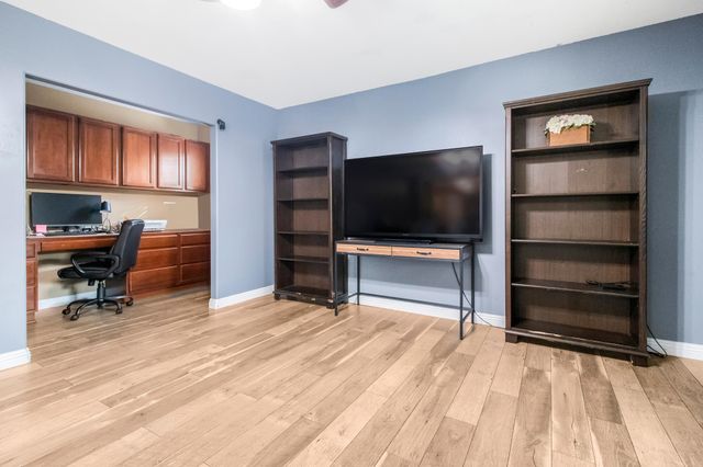 4715 W Elkhorn Avenue, Visalia, CA 93277