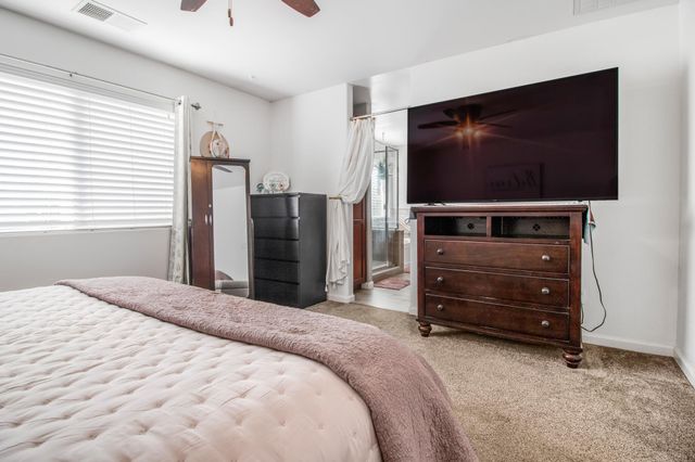 4715 W Elkhorn Avenue, Visalia, CA 93277