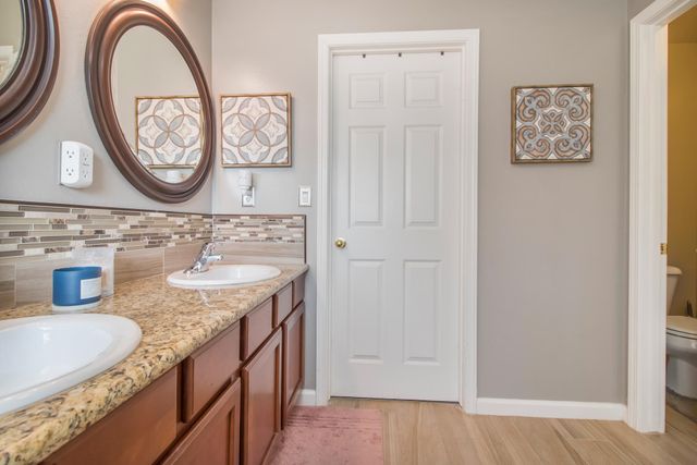 4715 W Elkhorn Avenue, Visalia, CA 93277