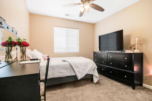 4715 W Elkhorn Avenue, Visalia, CA 93277