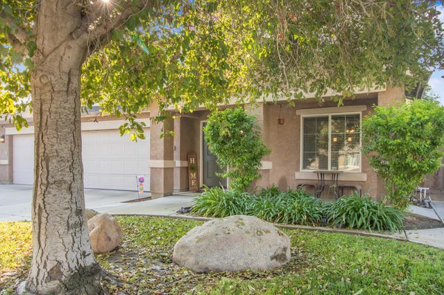 4715 W Elkhorn Avenue, Visalia, CA 93277