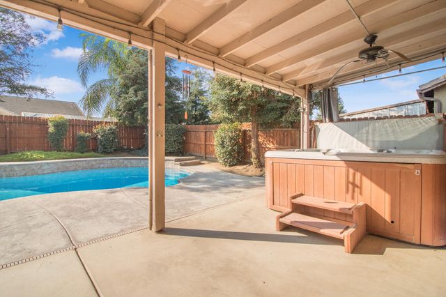 4715 W Elkhorn Avenue, Visalia, CA 93277