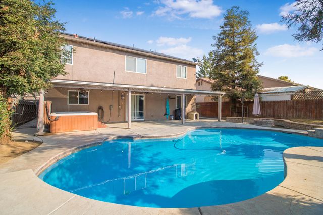 4715 W Elkhorn Avenue, Visalia, CA 93277