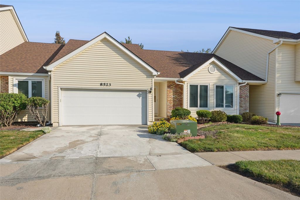 8523 Hickory Lane, Urbandale, IA 50322