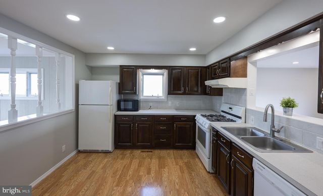 726 W MADISON AVE, Magnolia, NJ 08049