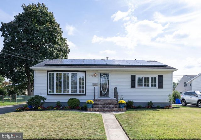 726 W MADISON AVE, Magnolia, NJ 08049