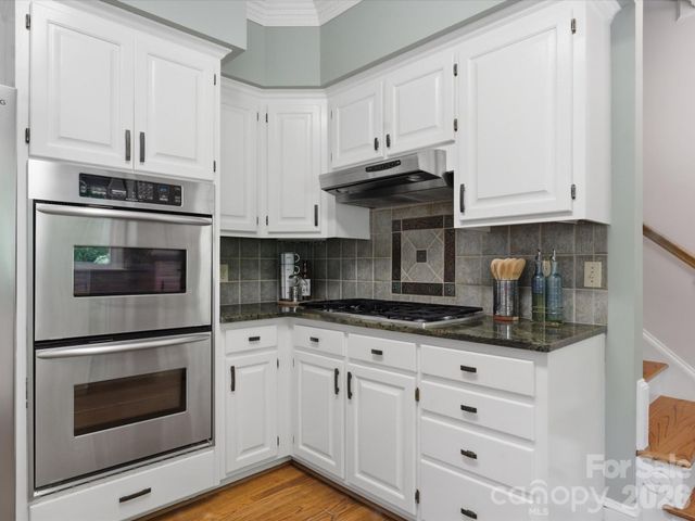 10507 Hollybrook Drive, Charlotte, NC 28277