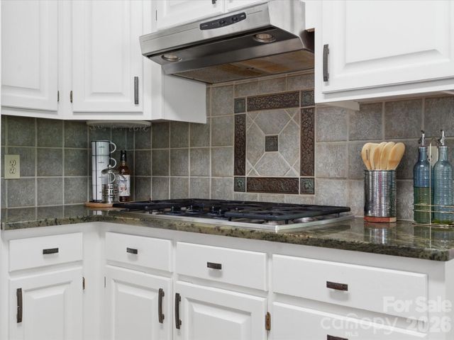 10507 Hollybrook Drive, Charlotte, NC 28277