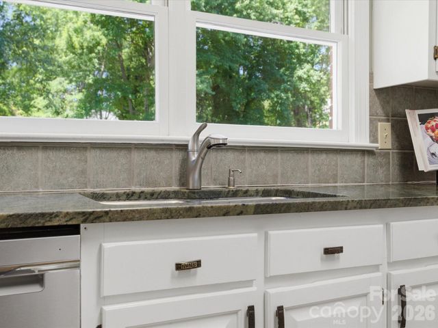 10507 Hollybrook Drive, Charlotte, NC 28277