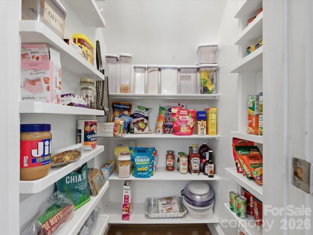 10507 Hollybrook Drive, Charlotte, NC 28277