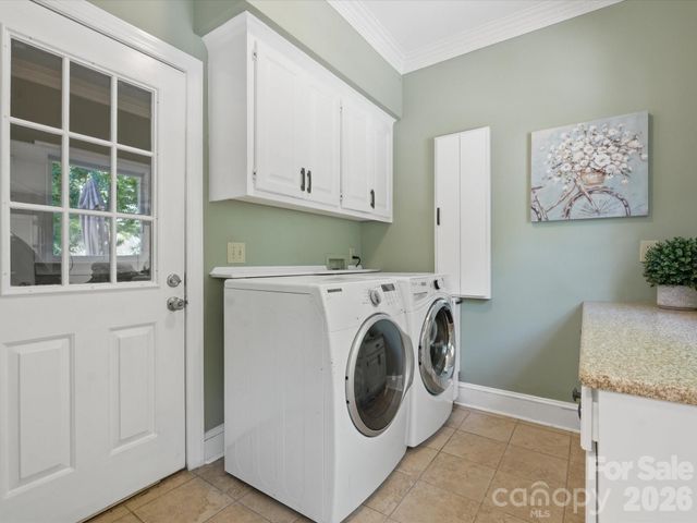 10507 Hollybrook Drive, Charlotte, NC 28277