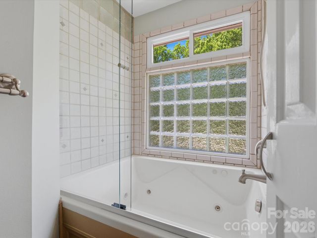 10507 Hollybrook Drive, Charlotte, NC 28277