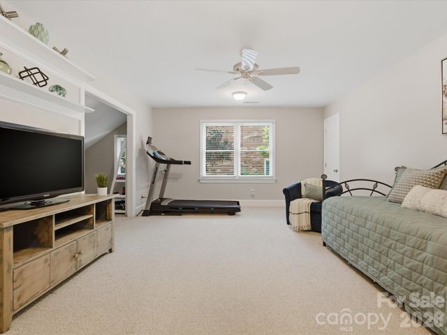 10507 Hollybrook Drive, Charlotte, NC 28277
