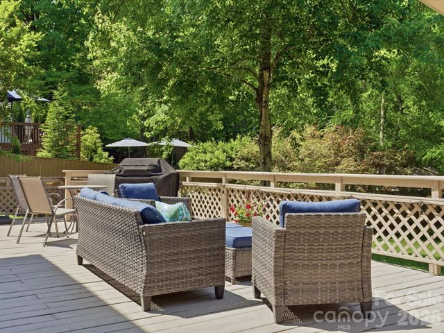 10507 Hollybrook Drive, Charlotte, NC 28277
