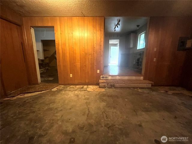 16919 12th Place NE, Shoreline, WA 98511