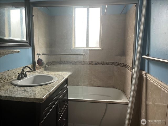 16919 12th Place NE, Shoreline, WA 98511