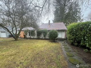 16919 12th Place NE, Shoreline, WA 98511