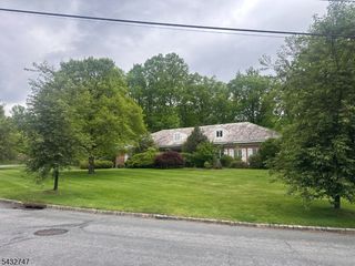 47 Dorison Dr, Millburn Twp., NJ 07078