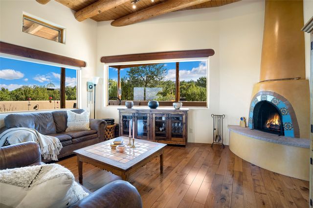 3 Heather Lane, Santa Fe, NM 87506