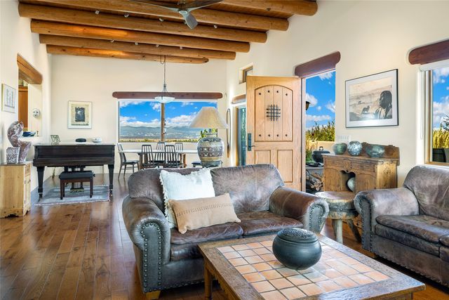 3 Heather Lane, Santa Fe, NM 87506