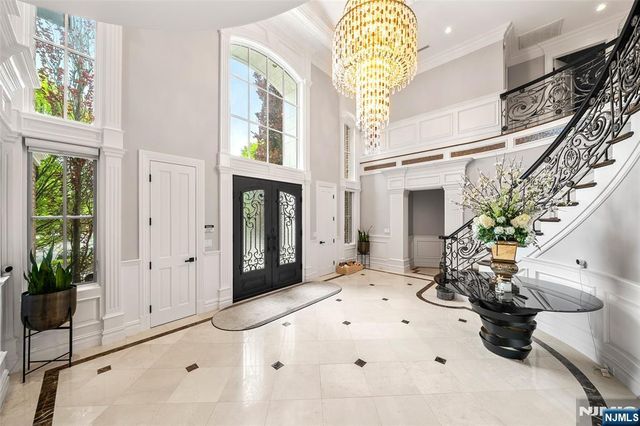 675 Summit Street, Englewood Cliffs, NJ 07632