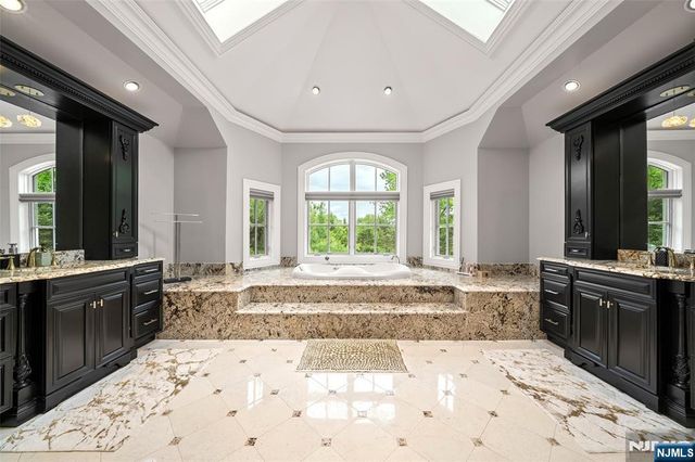 675 Summit Street, Englewood Cliffs, NJ 07632