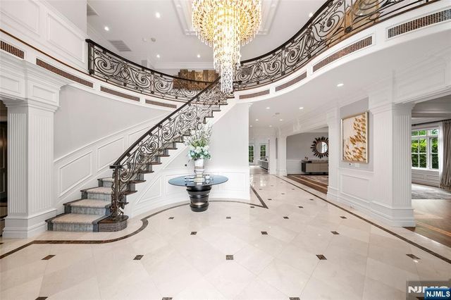 675 Summit Street, Englewood Cliffs, NJ 07632