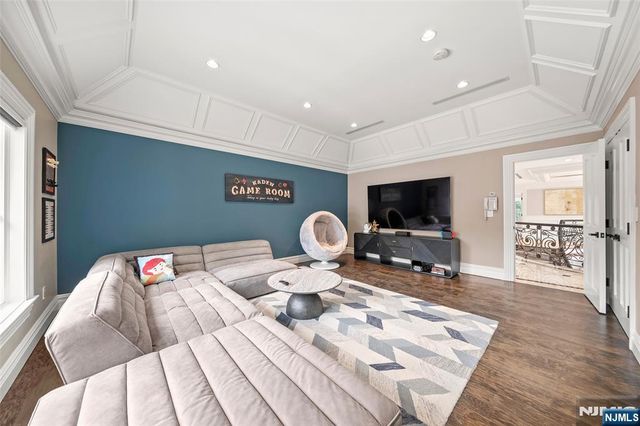 675 Summit Street, Englewood Cliffs, NJ 07632