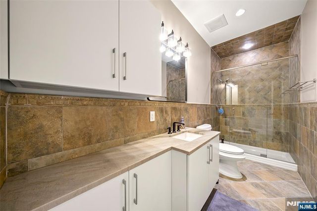 675 Summit Street, Englewood Cliffs, NJ 07632