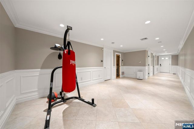675 Summit Street, Englewood Cliffs, NJ 07632