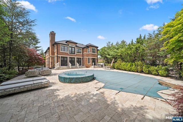 675 Summit Street, Englewood Cliffs, NJ 07632