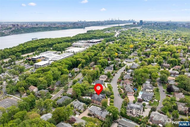 675 Summit Street, Englewood Cliffs, NJ 07632
