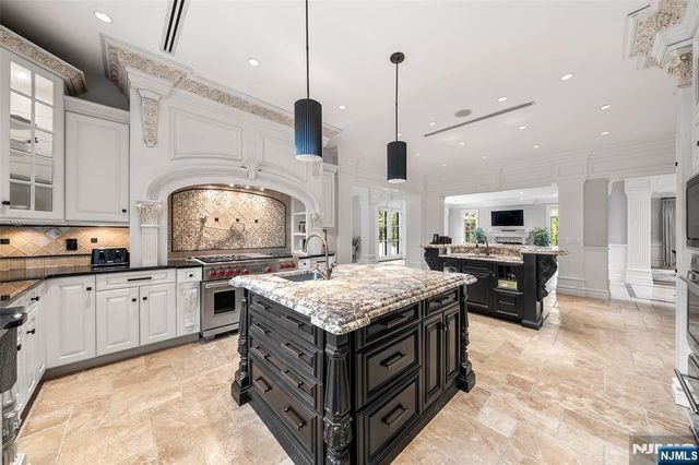 675 Summit Street, Englewood Cliffs, NJ 07632