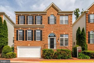 7013 STONE INLET DR, Fort Belvoir, VA 22060