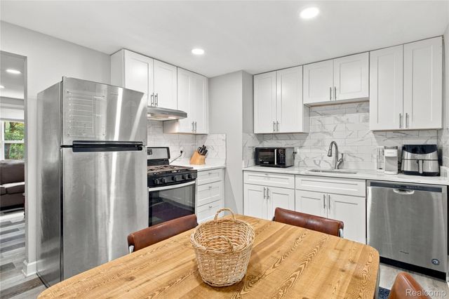 2178 Hemlock Drive, Ann Arbor, MI 48108