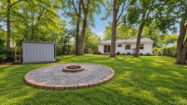 2178 Hemlock Drive, Ann Arbor, MI 48108
