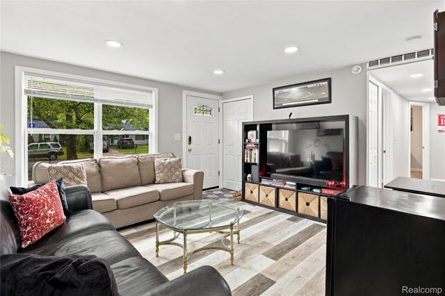 2178 Hemlock Drive, Ann Arbor, MI 48108