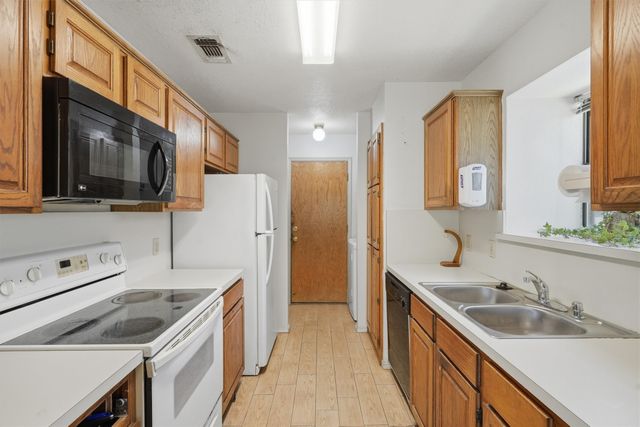 6207 Declaration Drive, Arlington, TX 76002