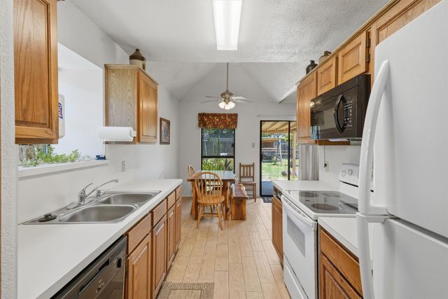 6207 Declaration Drive, Arlington, TX 76002