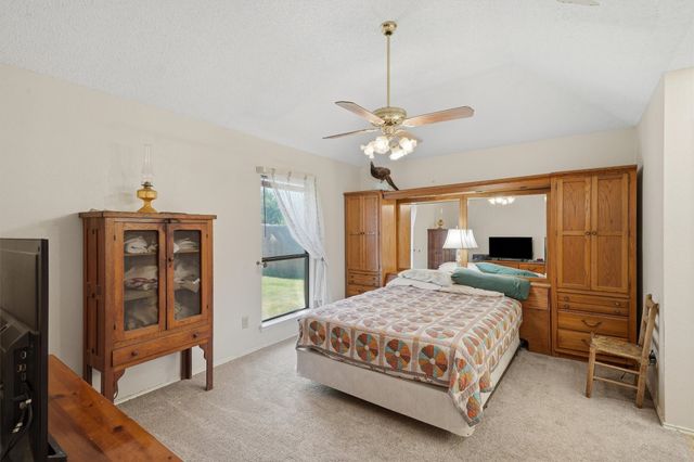 6207 Declaration Drive, Arlington, TX 76002