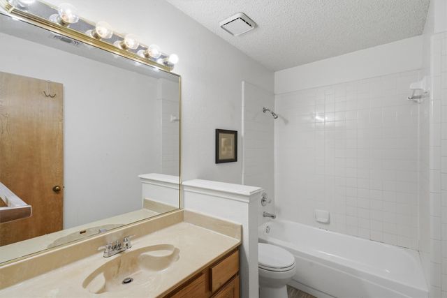 6207 Declaration Drive, Arlington, TX 76002