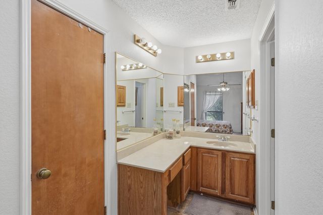 6207 Declaration Drive, Arlington, TX 76002