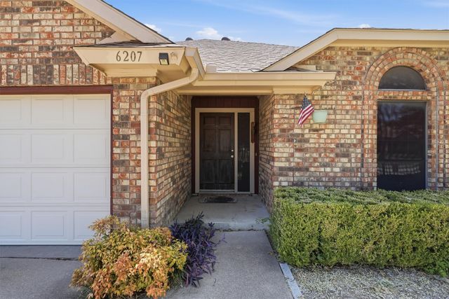 6207 Declaration Drive, Arlington, TX 76002