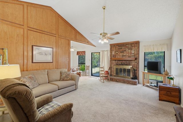 6207 Declaration Drive, Arlington, TX 76002